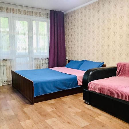 Apartaments In The City Center Karaganda Luaran gambar