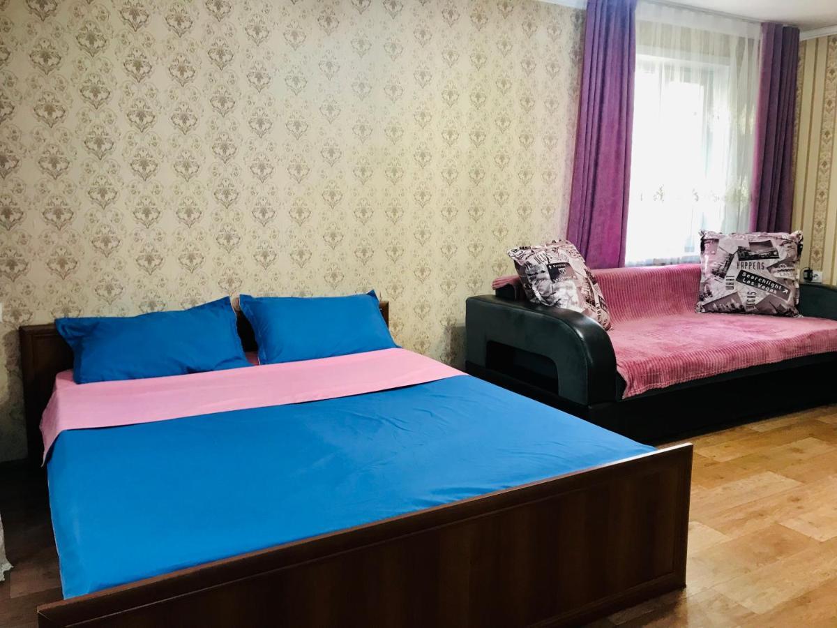 Apartaments In The City Center Karaganda Luaran gambar